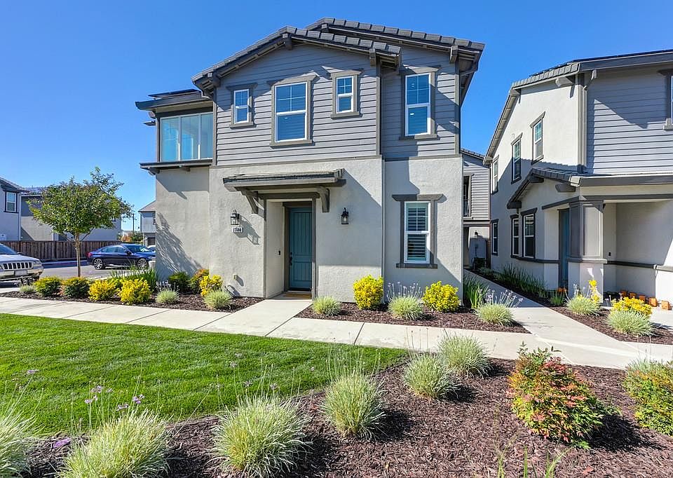 1st image of 17500 Beachwood Rd