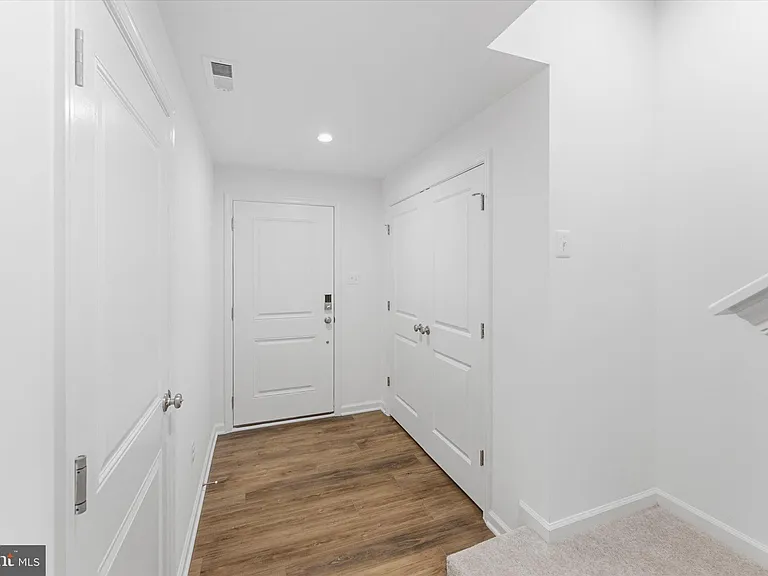 505 Fontana Cir — Photo 26