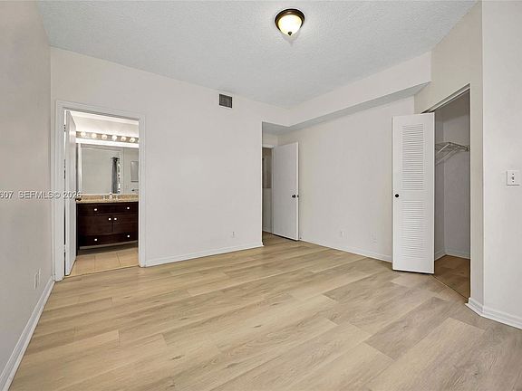 5th image of 1210 Sorrento Dr