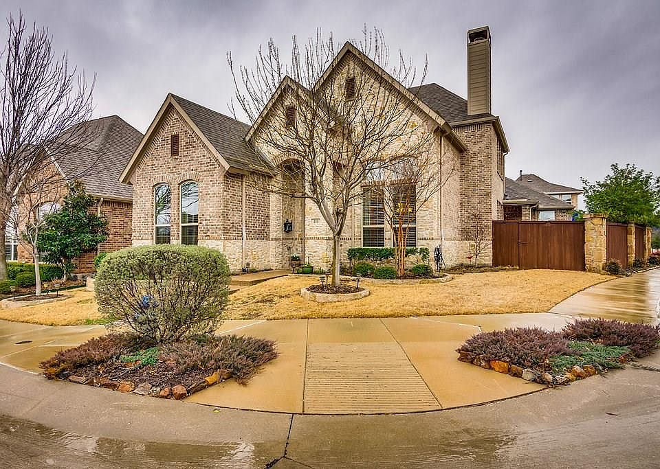 1st image of 400 Grail Castle Dr
