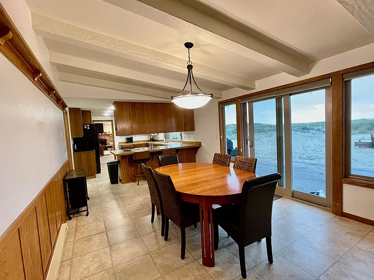 NW Oceania Dr — Photo 23