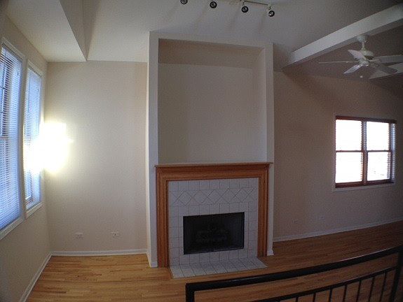 3rd image of 1423 N California Ave