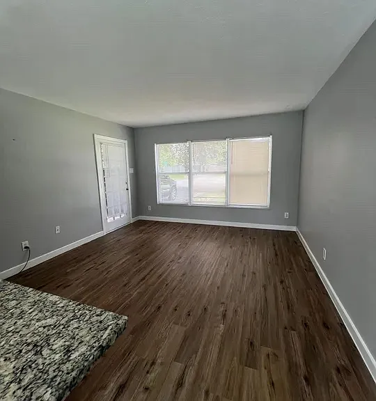 1221 Cypress Ln — Photo 12