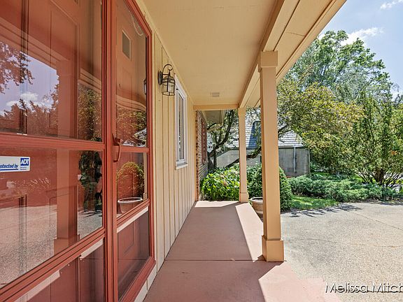 5th image of 252 Morningside Dr SE