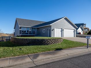 116 River Rim Dr, Pierre, SD 57501