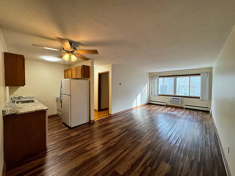 425 University Ave SE — Photo 6