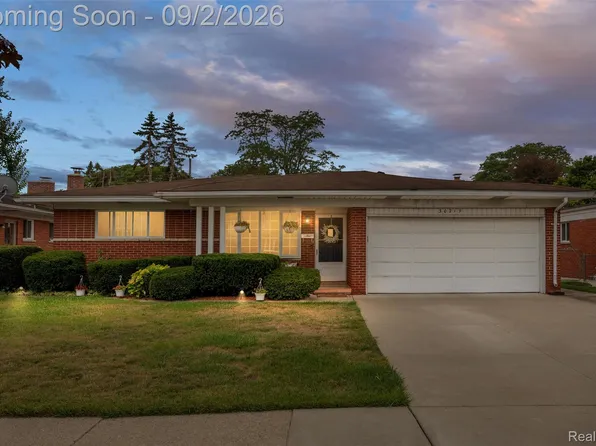 30219 Pembroke Dr, Warren, MI 48092