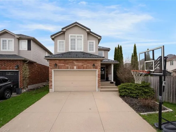 631 Doon South Dr S, Kitchener, ON N2P 2X5