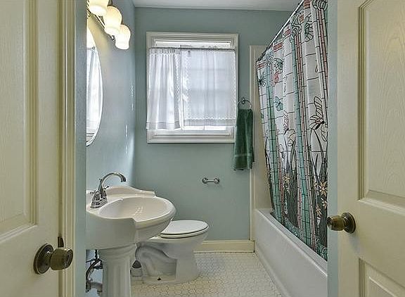 3rd image of 571 Lebeau St