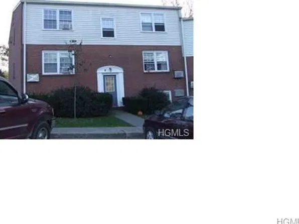 94 Huguenot St, New Paltz, NY 12561