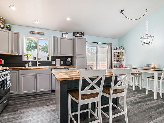 5th image of 1780 River Bend Dr