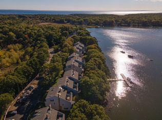 381 Great Oak Rd APT 9, Mashpee, MA 02649