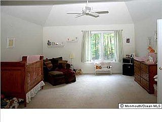 3rd image of 17 Molsbury Ln