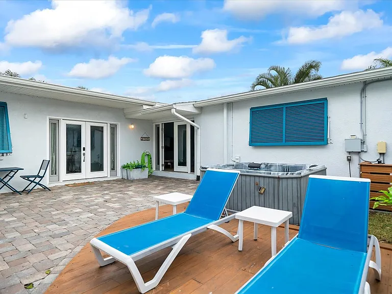 120 Flamingo Dr #1 — Photo 20