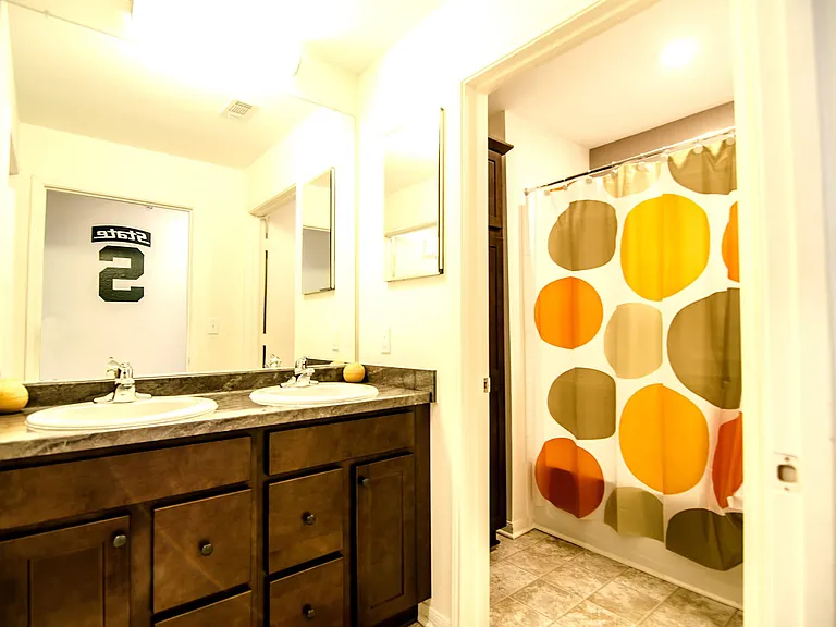 College Towne Apartments — Photo 54