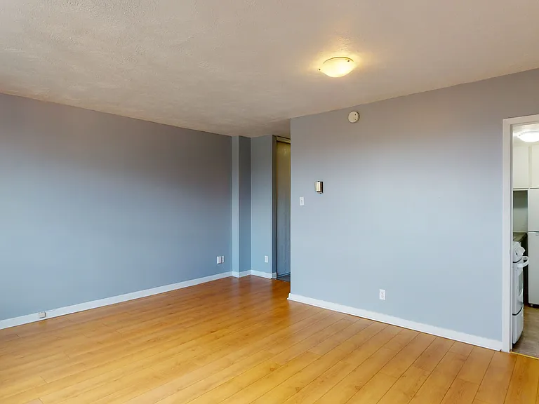 335 Cooper St — Photo 23