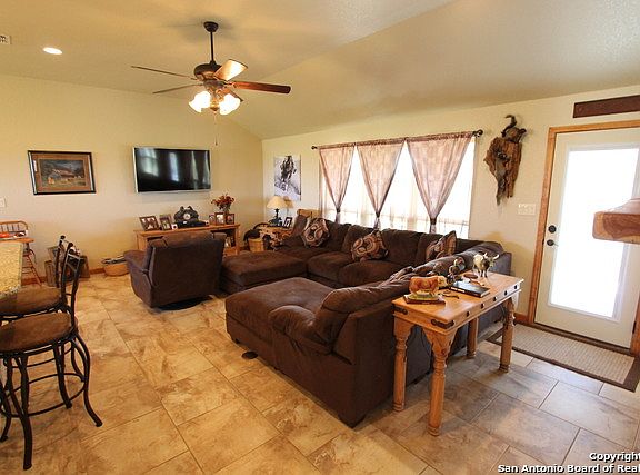 4th image of 4626 County Road 404