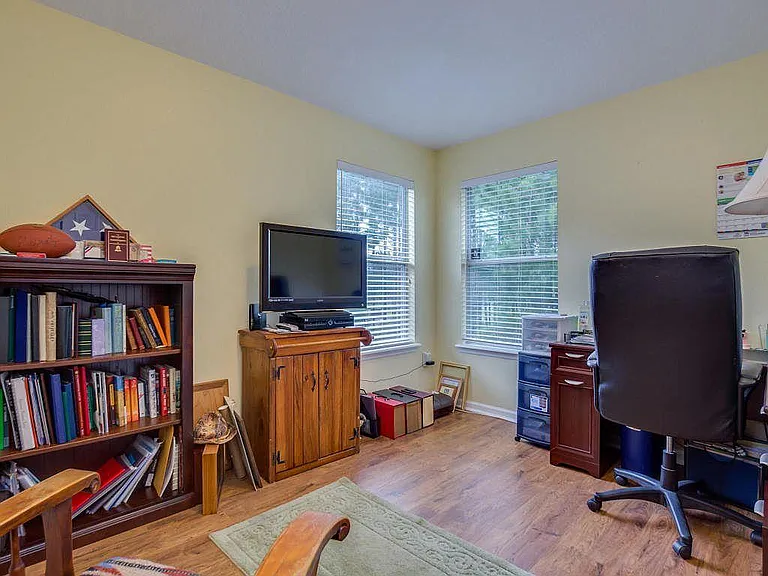 632 Crystal Way — Photo 19
