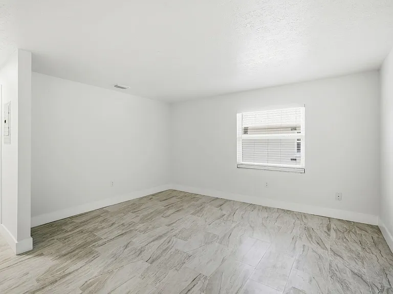7309 N Hutton Pl #D — Photo 11