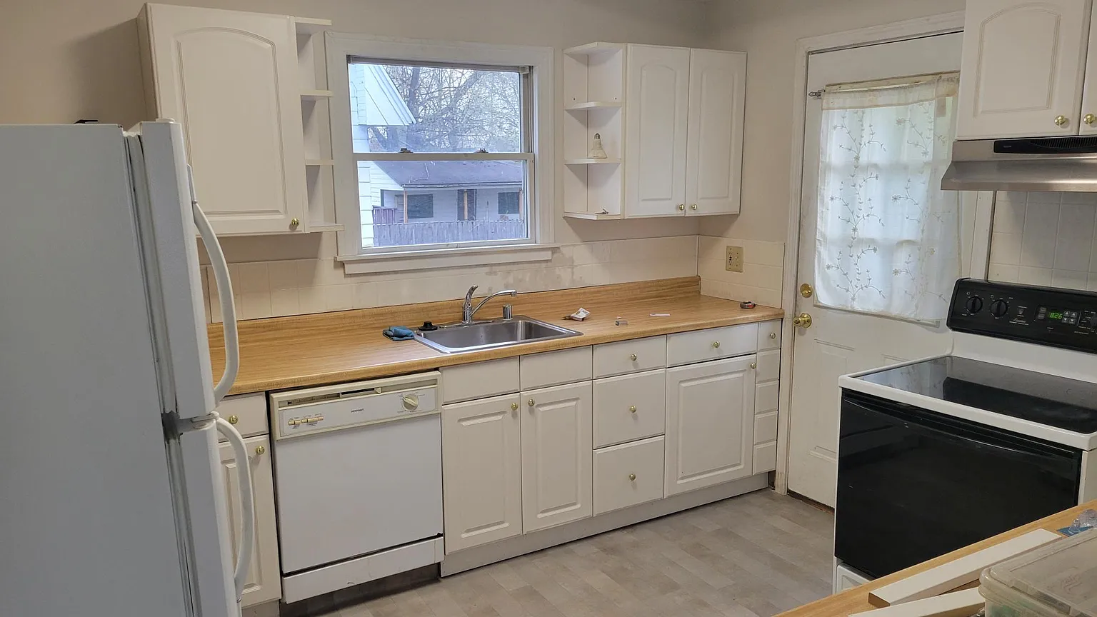 1810 Todd Ave photo 1