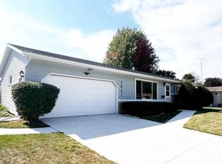 2827 42nd St, Two Rivers, WI 54241