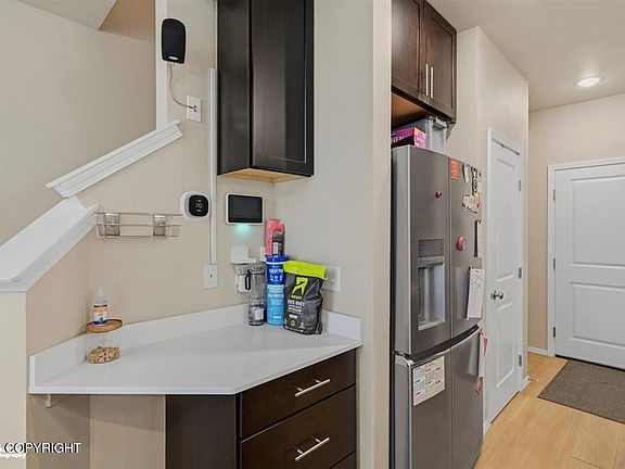 5th image of 237 Shageluk St