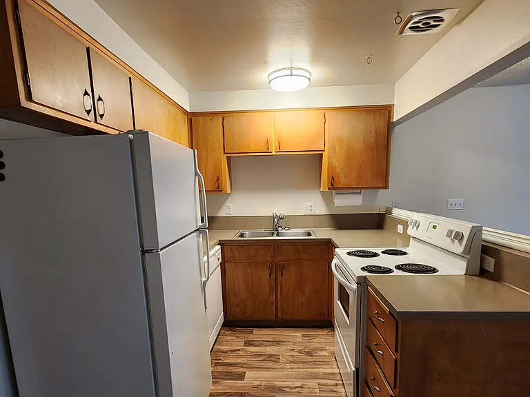 19555 Willamette Dr — Photo 6