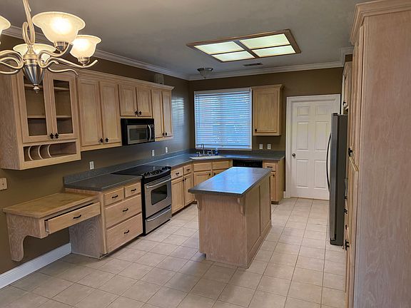 3rd image of 2025 White Myrtle Dr