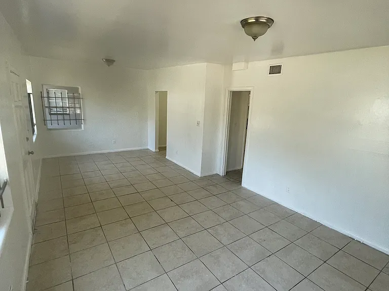 4526 Fairview St — Photo 12