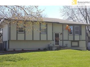 1505 SE 19th St, Oak Grove, MO 64075