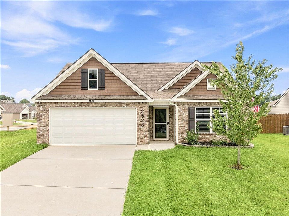1st image of 2528 Lucille Ln