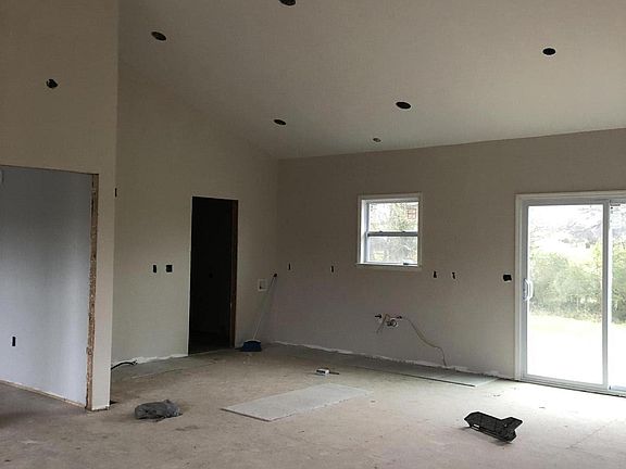 3rd image of 140 Eastwood Dr Lot 20