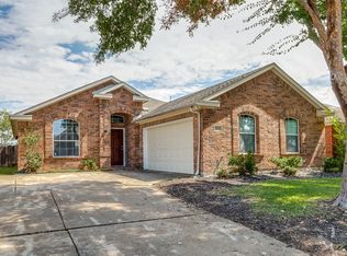 2828 Blue Heron Dr, Mesquite, TX 75181