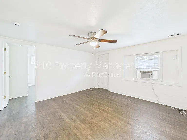 639 S Crysler Ave #E — Photo 3