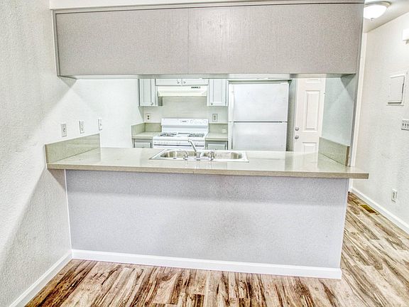 5th image of 380 Jill Ct #12
