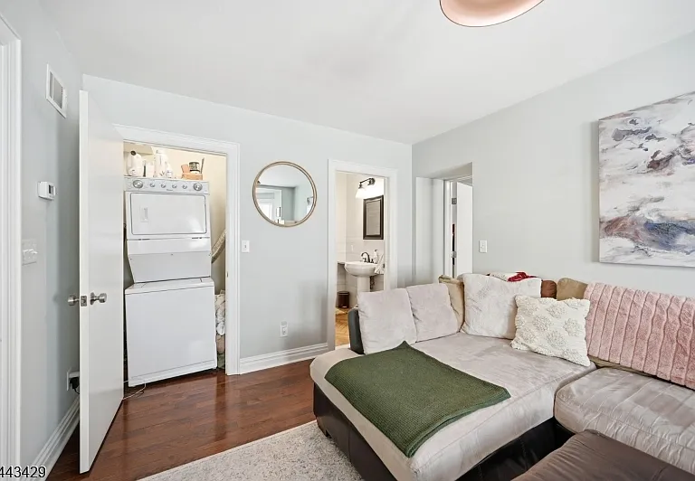 52 Elm St — Photo 19