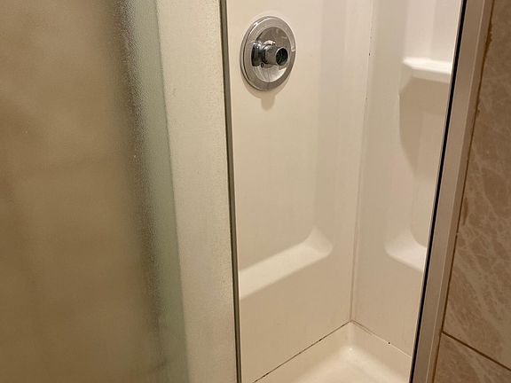 5th image of 1015 Throggmorton Ave #1