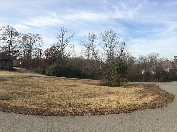 3rd image of 843 Salem Heights Dr