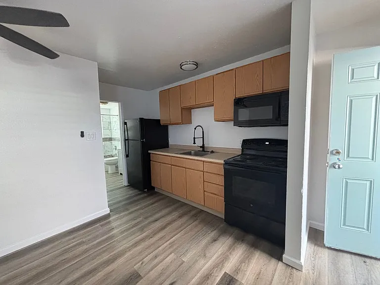 2571 E Uintah St — Photo 10