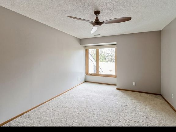 5th image of 1100 50th St Unit 2204