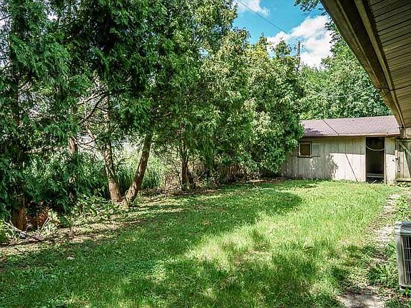 3rd image of 4801 Wisteria Ct