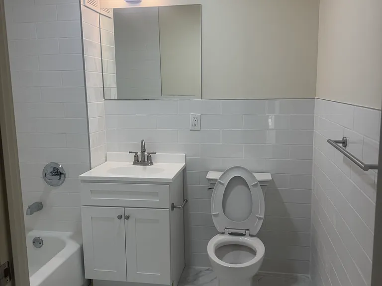 409 Warburton Ave #3C — Photo 1