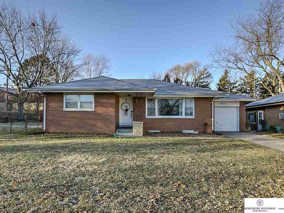 1st image of 611 Windsor Dr
