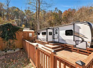 518 Riverside Dr, Cleveland, GA 30528