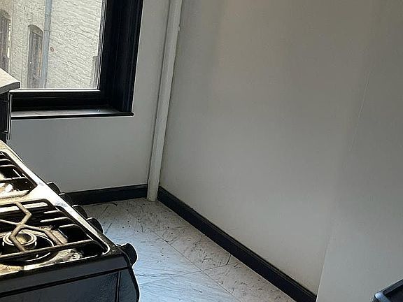 5th image of 328 E 78th St APT 22