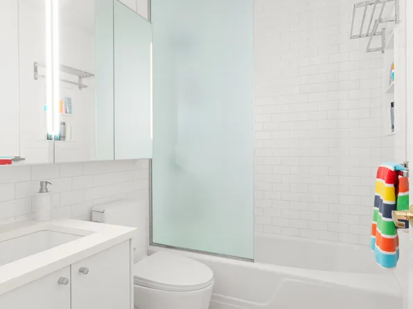 250 South End Avenue 7E image 7 of 8