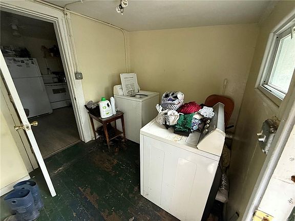 2nd image of 3436 Penn St