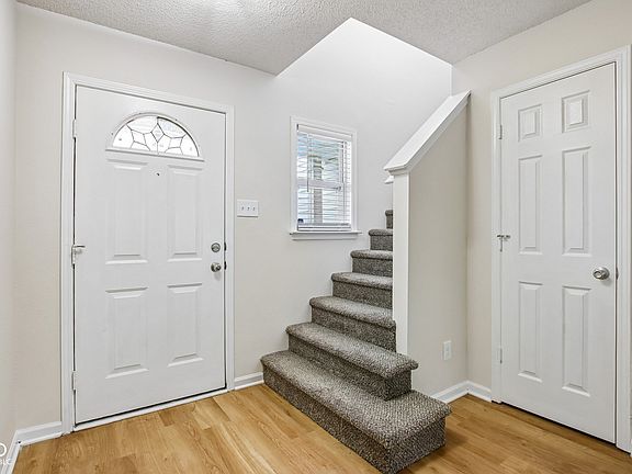 2nd image of 2002 Evergold Cir