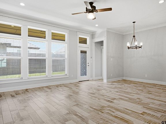 3rd image of 217 Smith Cir