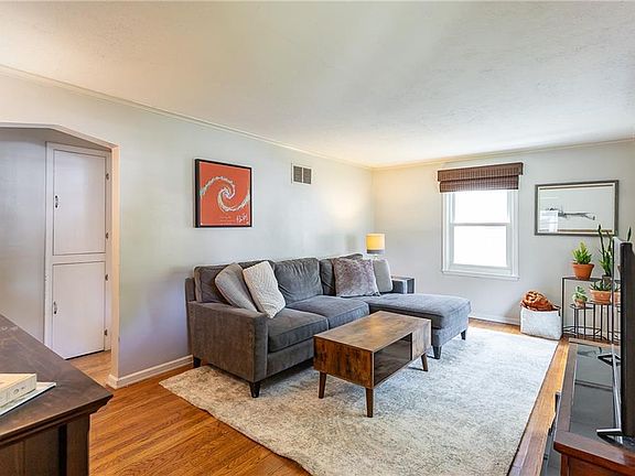 5th image of 7739 Walnut St